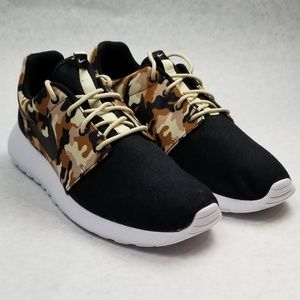 nike roshe one desert ochre